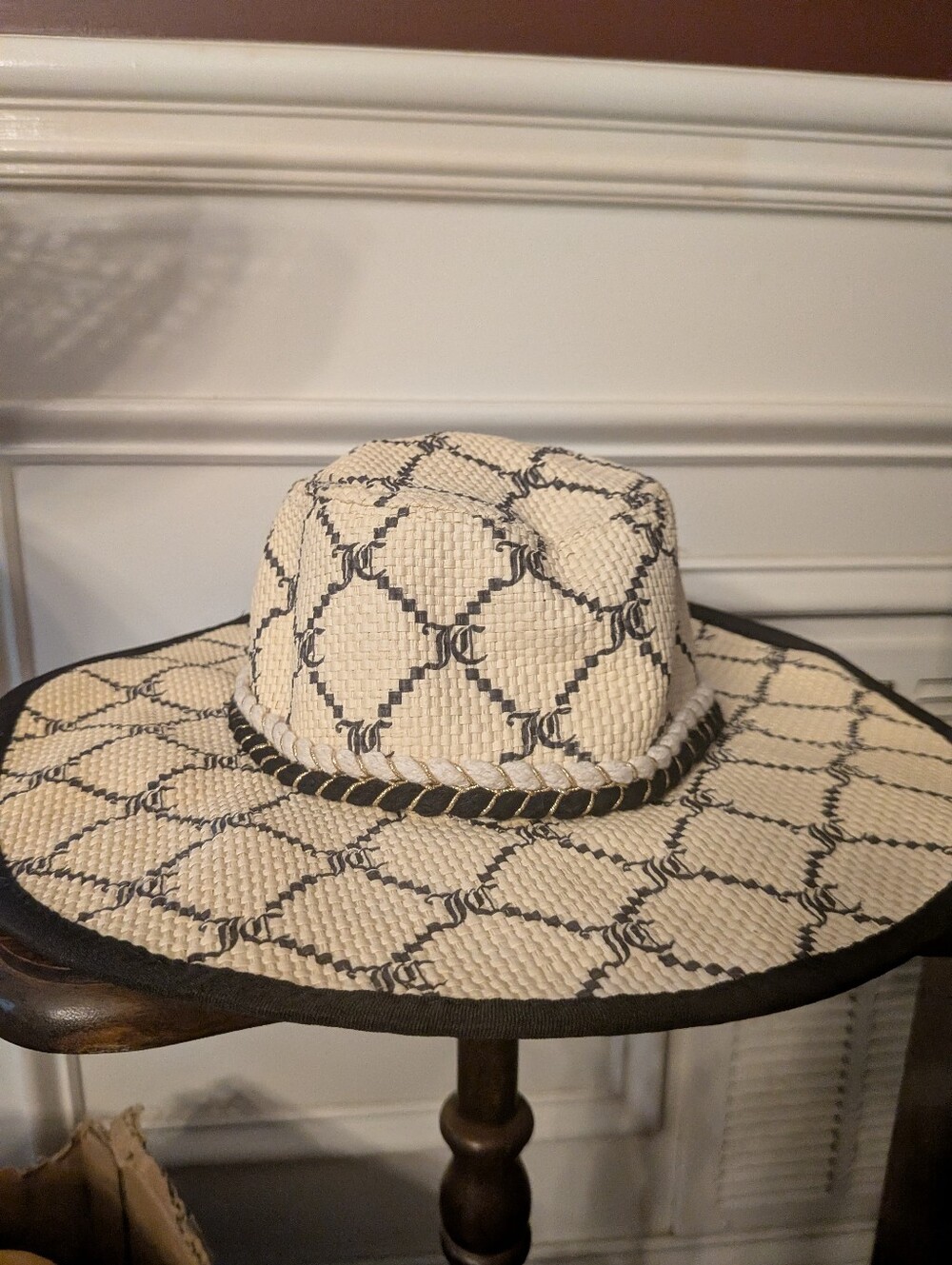 Women's Juicy Couture Elegant Straw Hat Black And White Rope